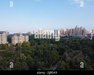 19. Juni 2021, Odessa, Odes'ka Oblast'', Ukraine: (ANMERKUNG DER REDAKTION: Bild aufgenommen mit Drohne). Der Victory Park (ehemals Lenin Park) ist ein Parkdenkmal der Landschaftsgärtnerkunst in Odessa. Autor ist der Landschaftsarchitekt aus Odessa, Maxim Yakovlewitsch Sereda. (Bild: © Viacheslav Onyshchenko/SOPA Images via ZUMA Press Wire) Stockfoto
