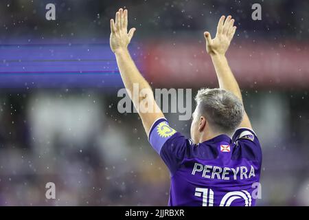 27. Juli 2022: Orlando City Mittelfeldspieler MAURICIO PEREYRA (10) reagiert nach einem Tor während des Orlando City SC gegen New York Red Bulls Lamar Hunt U.S. Open Cup Halbfinalspiel am 27. Juli 2022 im Exploria Stadium in Orlando, FL. (Bild: © Cory Knowlton/ZUMA Press Wire) Stockfoto