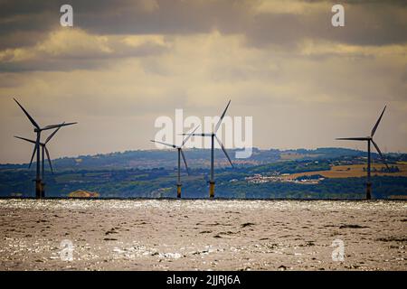 RWE's Gwynt y Mor, der 2. größte Offshore-Windpark der Welt, der acht Meilen (12,8 km) vor der Küste von Nordwales in der Liverpool Bay liegt. Bilddatum: Dienstag, 26. Juli 2022. Stockfoto