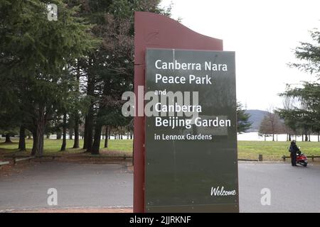 Canberra Nara Peace Park und Canberra Beijing Garden in Lennox Gardens, Yarralumla, ACT. Stockfoto