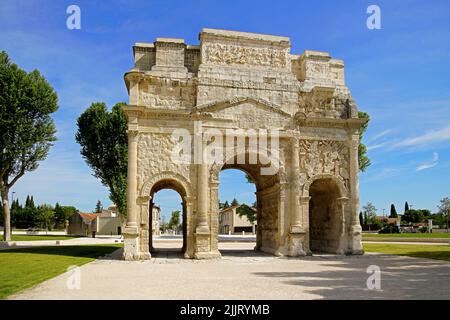 Der Bogen des Triumphal in Orange, UNESCO-Weltkulturerbe (Kaiser Augustus (27 v. Chr. - 14), Orange-Vaucluse Provence, Frankreich. Stockfoto