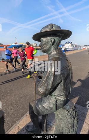 England, Dorset, Poole, Poole Harbour, Statue von Robert Baden-Powell Stockfoto