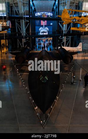 Vertikale Aufnahme des SR-71 Blackbird im Luft- und Raumfahrtmuseum Stockfoto