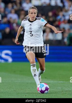 Die Deutsche Kathrin-Julia Hendrich beim UEFA Women's Euro 2022 Halbfinale im Stadium MK, Milton Keynes. Bilddatum: Mittwoch, 27. Juli 2022. Stockfoto