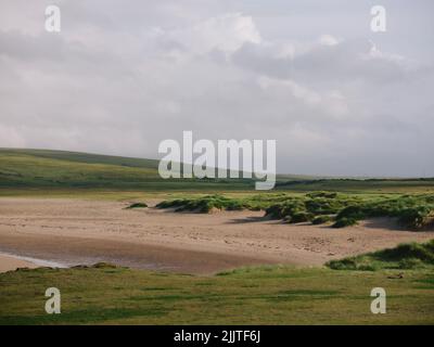 Die Sommerlandschaft des Achnahaard Beach bei Achiltibuie in Ross und Cromarty, Highland, an der Coigach-Küste im Nordwesten Schottlands Stockfoto