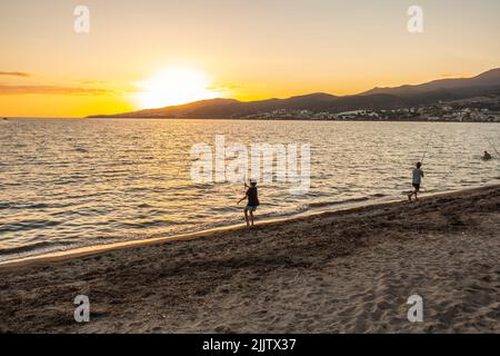 Sonnenuntergang an der türkischen Ägäischen Küste. Stockfoto