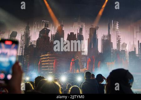 Detroit, USA. 27.. Juli 2022. The Weeknd tritt am 27. Juli 2022 im Ford Field im Rahmen seiner After Hours Til Dawn Tour auf. (Foto von Andrew Roth/Sipa USA) Quelle: SIPA USA/Alamy Live News Stockfoto