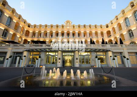 Der Eingang des Hotels Intercontinental in der Nähe des alten Hafens von Marseille Stockfoto