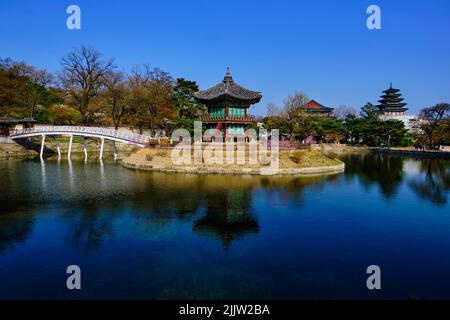 Corée du Sud, Séoul, Arrondissement Jongno-gu, palais de Gyeongbokgung oder palais de Gyeongbok, das als das Palais du Bonheur gilt, resplendissant Stockfoto