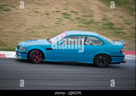 E36 Drift auf dem Rundkurs von Navarra Stockfoto