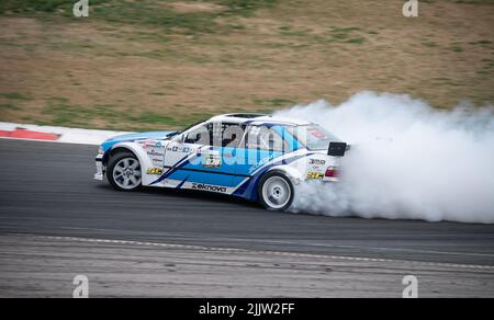 E36 Drift auf dem Rundkurs von Navarra Stockfoto