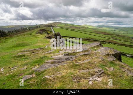 Windgather rockt in der Nähe von Kettleshulme an der Grenze zu cheshire, Derbyshire, England. Beliebter Ort bei Spaziergängern und Kletterern in der Nähe des Goyt-Tals. Stockfoto