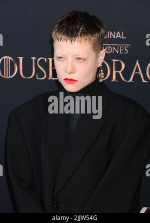 Los Angeles, Ca. 27.. Juli 2022. Emma D'Arcy nimmt an der HBO Original Drama Series „House of the Dragon“-Weltpremiere im Academy Museum of Motion Pictures am 27. Juli 2022 in Los Angeles, Kalifornien, Teil. Kredit: Jeffrey Mayer/Jtm Fotos/Media Punch/Alamy Live News Stockfoto