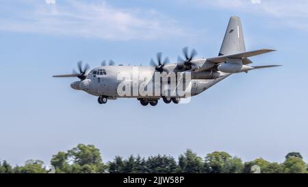 Italienische Luftwaffe - C-130J Super Hercules Militärtransportflugzeug trifft in RAF Fairford ein Stockfoto