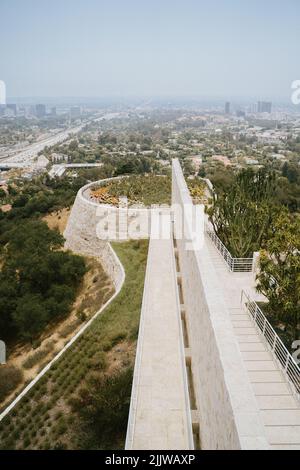 Ein Teil des Getty Museums und ein Blick von dort in LA, Kalifornien Stockfoto