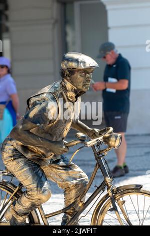 Aveiro, Portugal. 2022 Mai 12 . Menschliche Statue in der Touristenstadt Aveiro in Portugal im Sommer 2022. Stockfoto