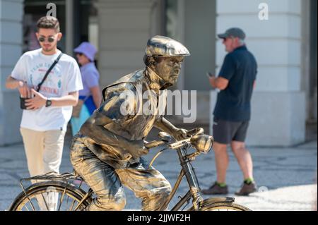 Aveiro, Portugal. 2022 Mai 12 . Menschliche Statue in der Touristenstadt Aveiro in Portugal im Sommer 2022. Stockfoto