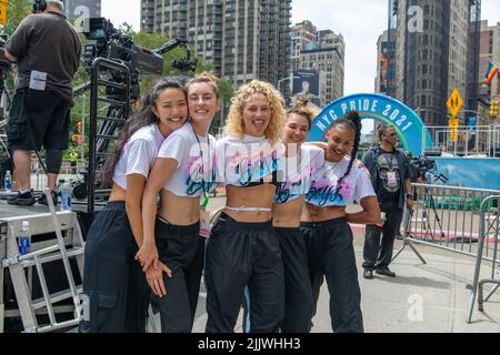 The People Celebrating Pride Month Parade 2021 auf den Straßen von New York City, USA Stockfoto