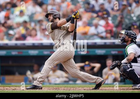 DETROIT, MI - 27. JULI: Der San Diego Padres-Fänger Austin Nola (26) schlägt am 27. Juli 2022 im Comerica Park in Detroit, Michigan, gegen die Detroit Tigers. (Foto: Joe Robbins/Image of Sport) Stockfoto