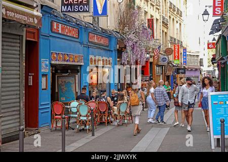 Frankreich Paris, Restaurants und Restaurants in der lebhaften Rue de la Huchette, einer der ältesten Straßen entlang des Rive Gauche in Paris. Eas wird ausgeführt Stockfoto