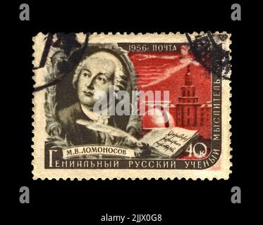 Michail Lomonosov (1711-1765), berühmter russischer Wissenschaftler, Forscher, Astronom, Schriftsteller, Um 1956. Vintage Poststempel isoliert auf schwarzem Hintergrund. Stockfoto