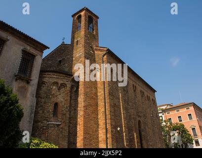 Kirche des heiligen Johannes des Täufers in Treviso, Venetien, NE-Italien. Eine romanische Taufkapelle, genannt Battistero di San Giovanni oder Chiesa di San Giovanni Stockfoto