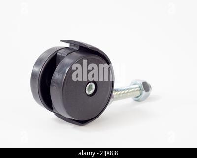 Möbel Rad für Bürostuhl isoliert auf weißem Hintergrund. Nahaufnahme. Stockfoto