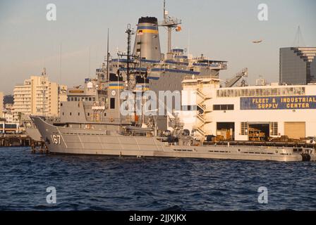 USNS Narragansett wurde am Dock im Hafen von San Diego festgebunden Stockfoto