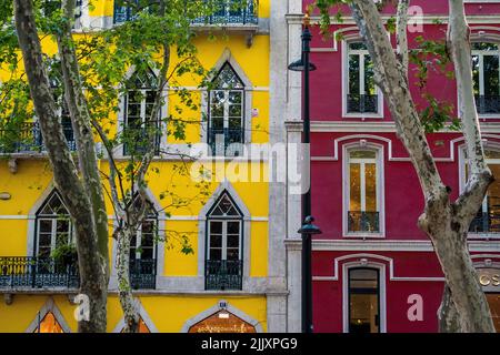Farbenfrohe Apartments an der Avenida la Liberdade, Lissabon, Portugal Stockfoto