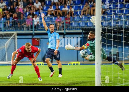 SARAJEVO - Dani de Wit von AZ Alkmaar gewinnt die 0-1 während der zweiten Qualifikationsrunde des Conference League-Spiels zwischen FK Tuzla City und AZ am 28. Juli 2022 im Stadion Grbavica in Sarajevo, Bosnien und Herzegowina. ANP ED DER POL Stockfoto