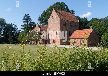 Das Häuptling Schloss Steinhaus Bunderhee in Bunde, Ostfriesland, Niedersachsen, Deutschland. Stockfoto