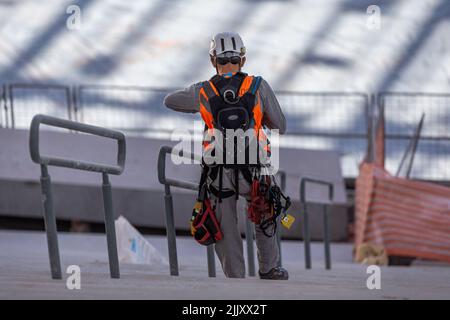 Belo Horizonte, Brasilien. 28.. Juli 2022. Technischer Besuch in der MRV Arena, die bereits 70 % der Arbeiten abgeschlossen hat. Die Arena gehört Clube Atlético Mineiro und wird eine Kapazität für 46 Fans haben. Die Testveranstaltung wird zum Vereinsjubiläum im Jahr 2023 stattfinden. Quelle: Hanna Gabriela/FotoArena/Alamy Live News Stockfoto