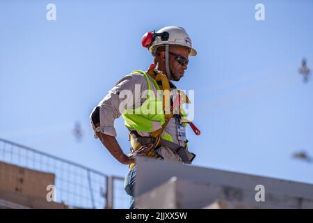 Belo Horizonte, Brasilien. 28.. Juli 2022. Technischer Besuch in der MRV Arena, die bereits 70 % der Arbeiten abgeschlossen hat. Die Arena gehört Clube Atlético Mineiro und wird eine Kapazität für 46 Fans haben. Die Testveranstaltung wird zum Vereinsjubiläum im Jahr 2023 stattfinden. Quelle: Hanna Gabriela/FotoArena/Alamy Live News Stockfoto