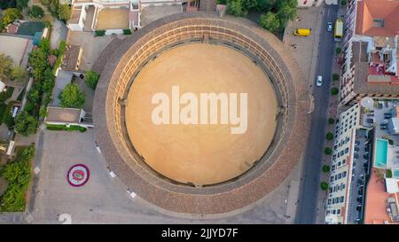 Luftaufnahme der Stierkampfarena Plaza de Toros in Ronda Spanien. Stockfoto