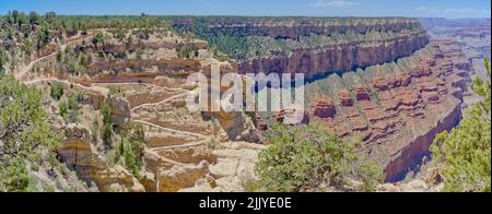 Der South Kaibab Trail vom östlichen Rand des Yaki Point am Grand Canyon Arizona aus gesehen. Stockfoto