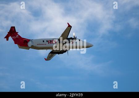 Montreal, Quebec, Kanada 07-04-2022: Air Liason Beech 1900D nimmt ab Montreal ab. Registrierung: C-FFCU Stockfoto