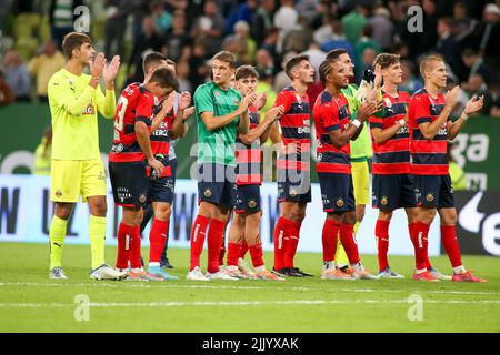 Danzig, Polen. 28.. Juli 2022. Das Team Rapid Vienna feiert nach dem Spiel der UEFA Europa Conference League zwischen Lecha Danzig und SK Rapid Vienna. (Endergebnis; Lechia Gdansk 1:2 SK Rapid Vienna) Credit: SOPA Images Limited/Alamy Live News Stockfoto