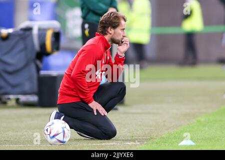 Danzig, Polen. 28.. Juli 2022. Trainer Tomasz Kaczmarek während des UEFA Europa Conference League-Spiels zwischen Lecha Danzig und SK Rapid Vienna in Danzig gesehen. (Endnote; Lechia Gdansk 1:2 SK Rapid Vienna) (Foto: Tomasz Zasinski/SOPA Images/Sipa USA) Quelle: SIPA USA/Alamy Live News Stockfoto