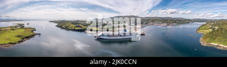 KILLYBEGS, IRLAND - JULI 22 2022: MS Arcadia ist ein Kreuzschiff der P und O Cruises Flotte, das zum ersten Mal Killybegs besucht. Stockfoto