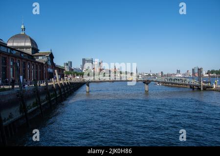 Hamburg, Deutschland 23. Juni 2022, die Fischauktionshalle im Hamburger Stadtteil Altona und an der Elbe Stockfoto