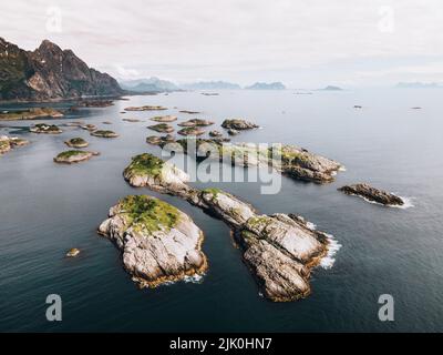 Blick auf Henningsvaer auf den Lofoten in Norwegen Stockfoto