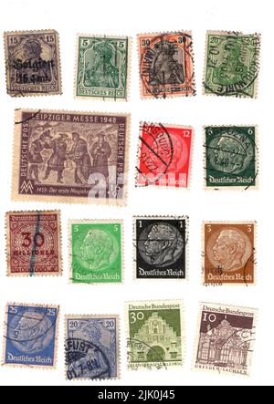 Eine Auswahl alter Briefmarken aus Deutschland. Stockfoto