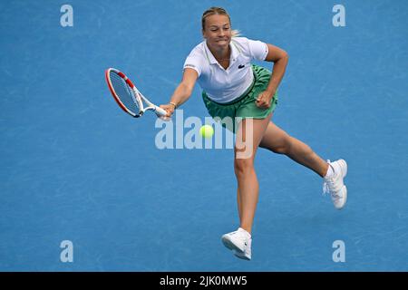 Prag, Tschechische Republik. 29.. Juli 2022. Anet Kontaveit (Estland) im Einsatz beim Liveport Prague Open WTA Frauen-Tennisturnier, Einzel- und Viertelfinale gegen Anastasia Potapova (Russland) am 29. Juli 2022 in Prag, Tschechien. Quelle: Michal Kamaryt/CTK Photo/Alamy Live News Stockfoto