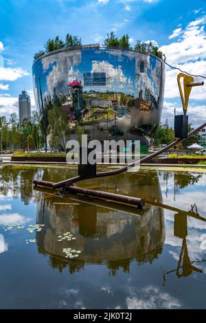 Das Boijmans Van Beuningen Depot in Rotterdam, Ausstellungsdepot des Boijmans Van Beuningen Kunstmuseum, über 151000 Exponate, die nicht im Museum ar gezeigt werden Stockfoto