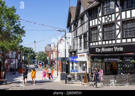 Rotherham Stadtzentrum Ecke All Saints Square und Bridgegate Rotherham South Yorkshire England GB Europa Stockfoto