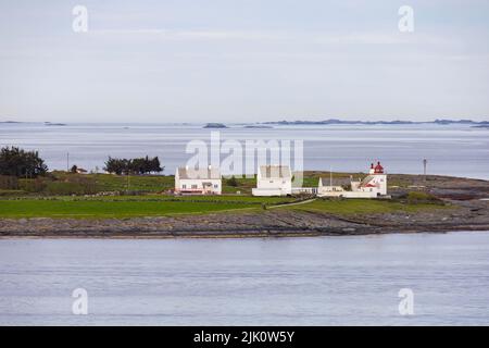 Tungenes Fyr Leuchtturm. Historisches Leuchtturmmuseum am Eingang zum Byfjord Stavanger Hafen., Norwegen Stockfoto