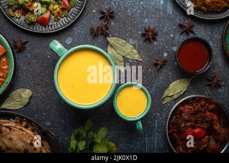 Mango Lassi - gesundes indisches Ayurveda-Getränk Stockfoto