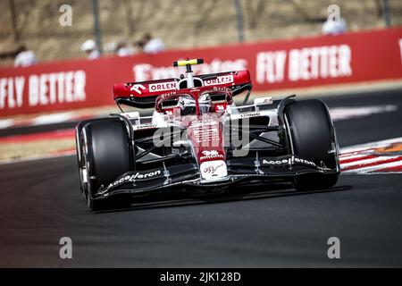 24 ZHOU Guanyu (Chi), Alfa Romeo F1 Team ORLEN C42, Aktion während des 10.. Laufs der FIA Formel-2-Meisterschaft 2022, vom 28. Bis 31. Juli 2022 auf dem Hungaroring, in Mogyorod, Ungarn - Foto: Joao Filipe / Dppi/DPPI/LiveMedia Stockfoto