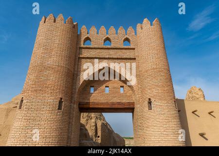 Eingangstor zur Sauran Ancient Settlement, Turkistan, Kasachstan, Zentralasien, Asien Stockfoto