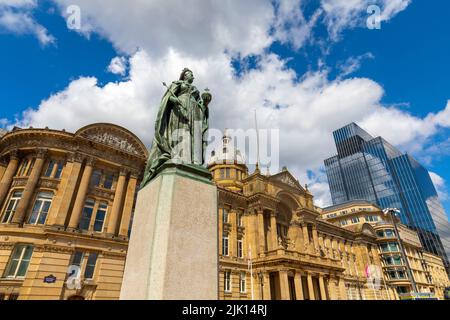 Statue von Königin Victoria, Ratshaus, Victoria Square, Birmingham, England, Vereinigtes Königreich, Europa Stockfoto